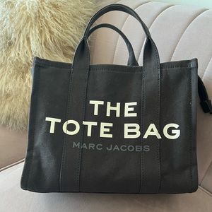 Marc Jacob tote bag size : Small